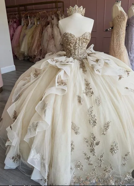 Quinceanera tyllbalklänning med spetsapplikation och korsettrygg