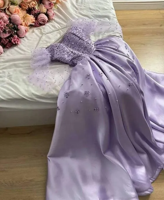 Vintage A-linjeformad Hjärtformad Satinpärlor Långärmad Lila Klänning