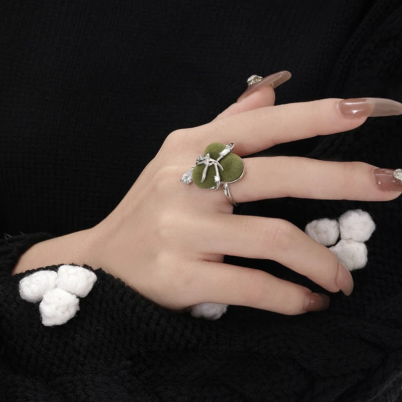 Kvinnors Grunge Flocking Moss Zircon Ring