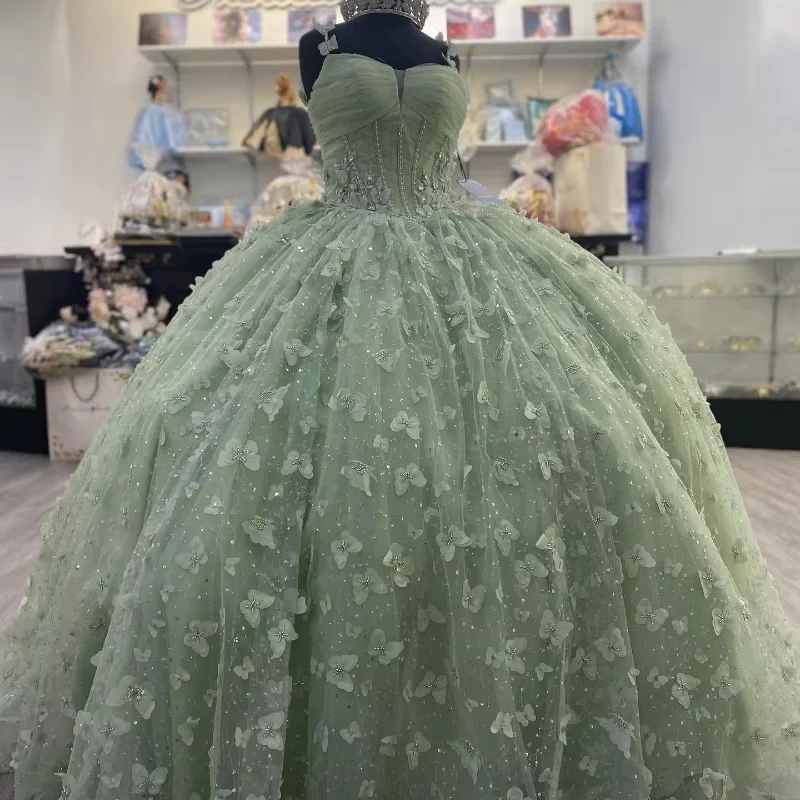 Salviagrön 3D Fjärils Quinceanera Balklänning med Kristallkorsett