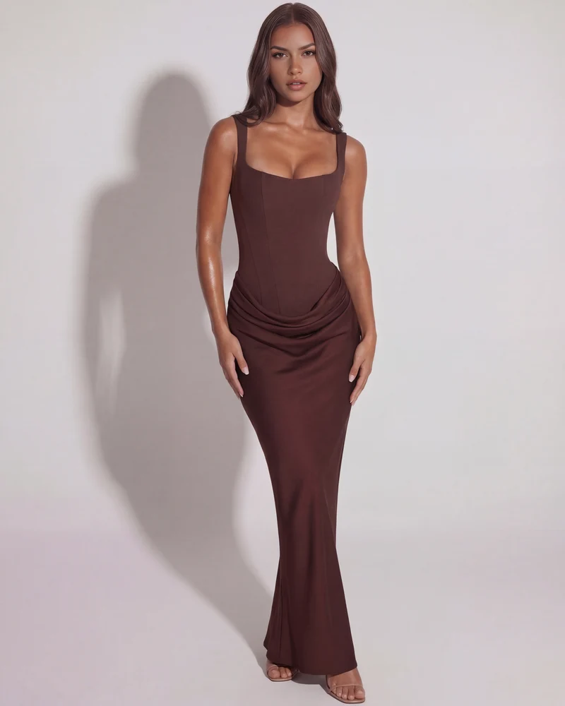 Mia | Elegant Djupbrun Maxi Klänning