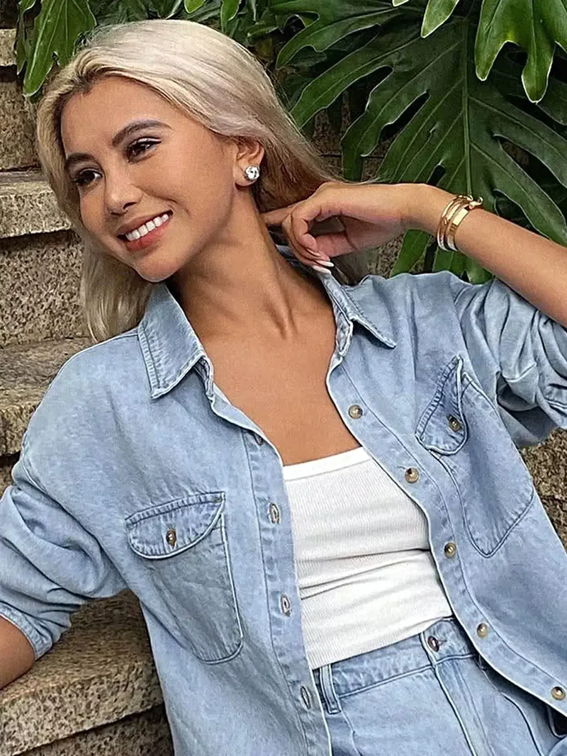 Set med långärmad skjorta och shorts i denim