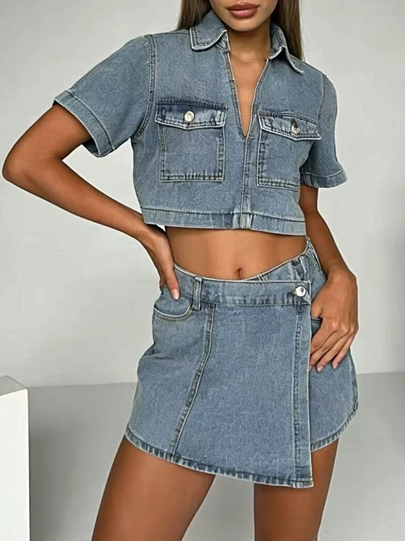 Snyggt set med knappar, croppad topp och skort - 85 % bomullsdenim, klassisk chic look