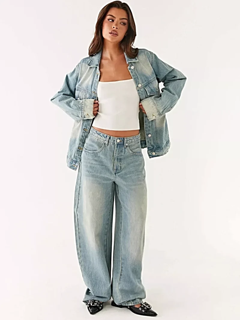 Snyggt set med jeansjacka och knäppta ben - Tvådelad outfit i bomullsblandning
