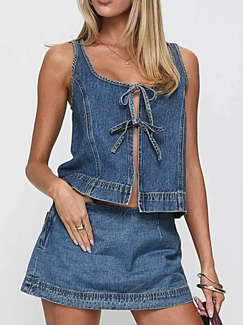 Avslappnad sommaroutfit: 2-delat set med jeanslinne och kjol med knytning framtill för en avslappnad stil