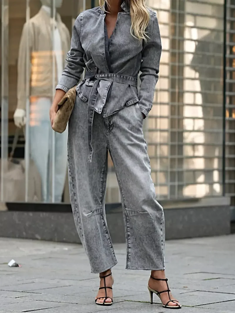 Snygg långärmad topp och vida jeans - Knäppt, tvättat denimset för enkel stil