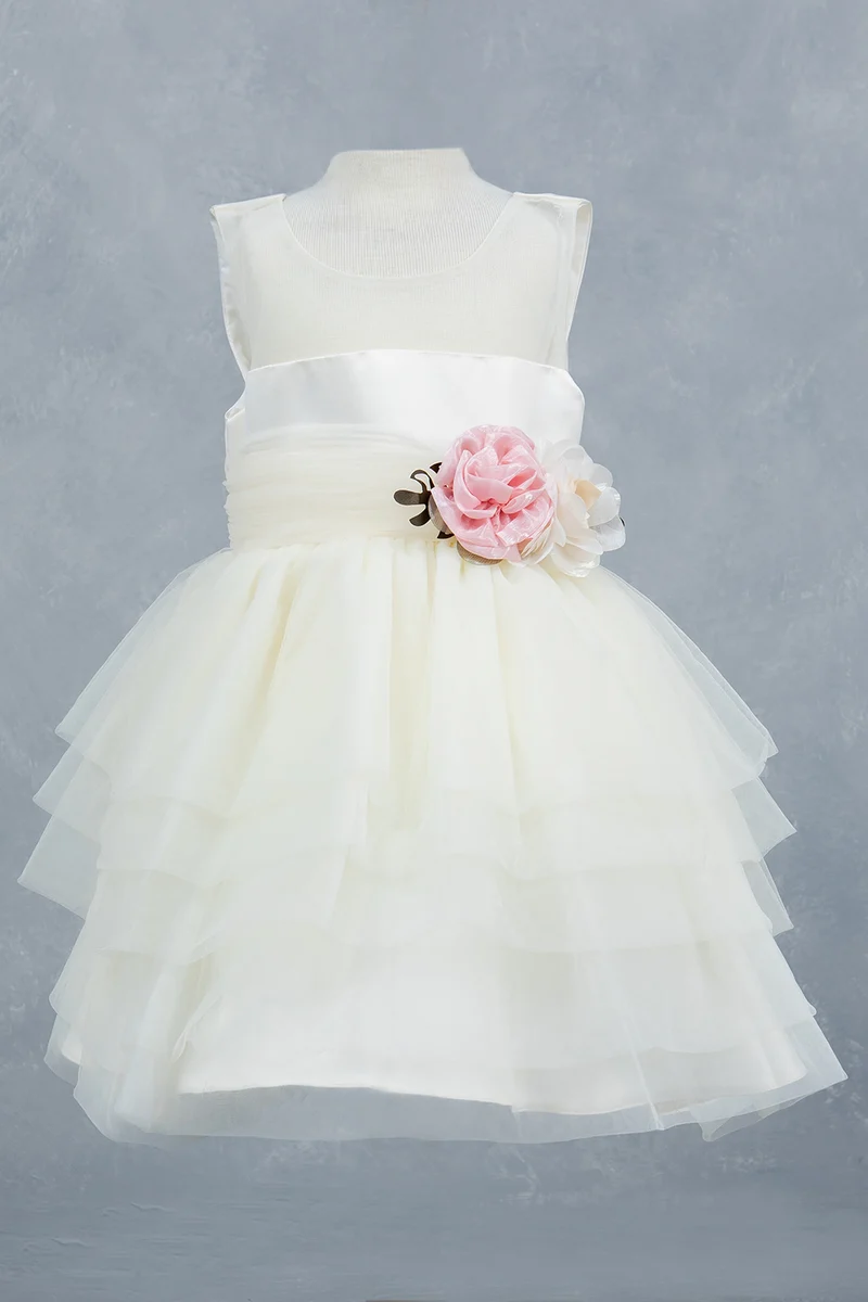 Ärmlös, lager-på-lager-tyll, rund halsringning, nattvardsklänning för flickor från Cinderella Couture USA AS9175B