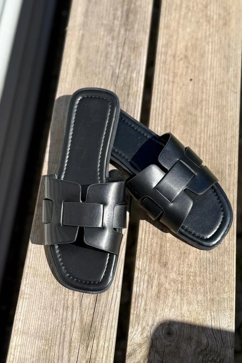 Bloom - Samira Sandal - Black