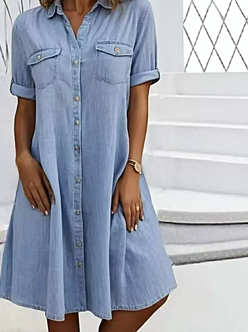Denimklänning med knappar framtill för kvinnor, kortärmad med fickor, klassisk stil
