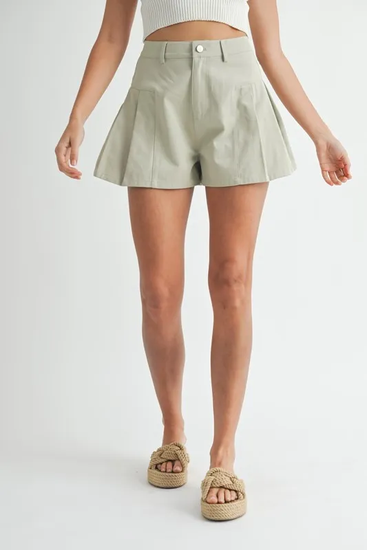 MABLE veckade shorts i twill med hög midja