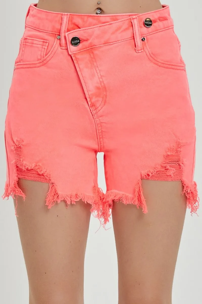RISEN Denimshorts med rå fåll och asymmetriska midjor