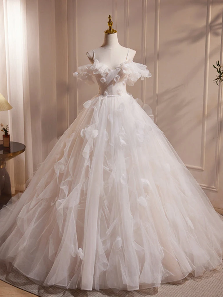 Elegant A-linjeformad Off-Shoulder Vit Tyllbalklänning: Perfekt Sweet Sixteen-klänning
