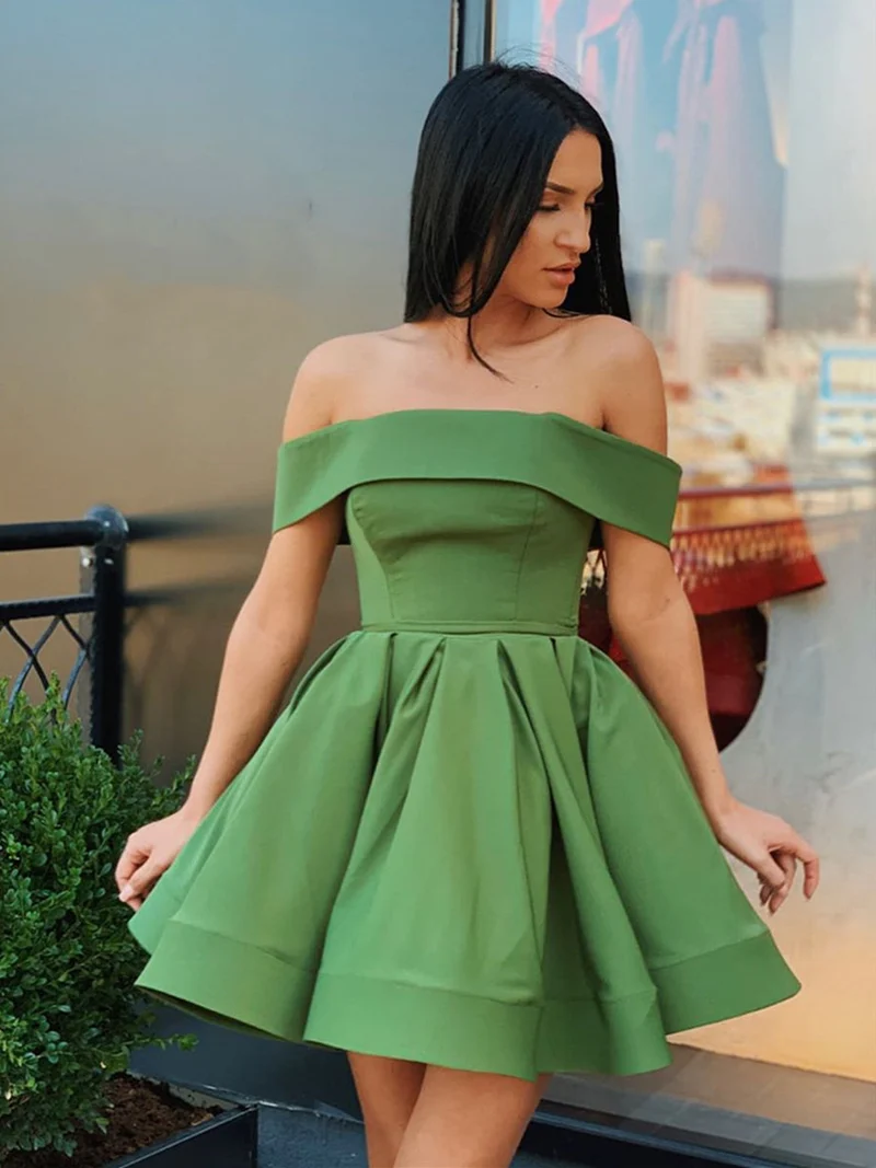 Charmig Off-Shoulder Kort Grön Homecoming Klänning A-linjeformad Satin Balklänning