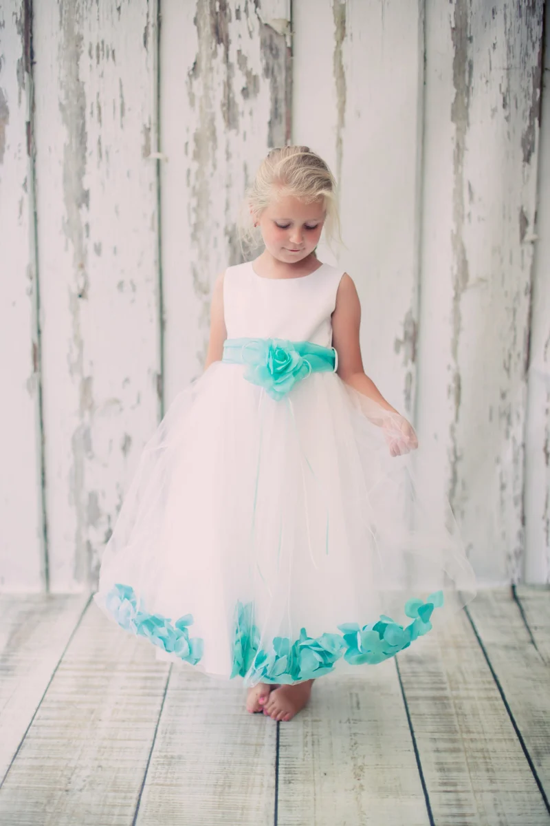 Satin Flower Petal Ivory Flower Girl Dress 1of2 by AS160B Kids Dream - Girl Högtidsklänningar