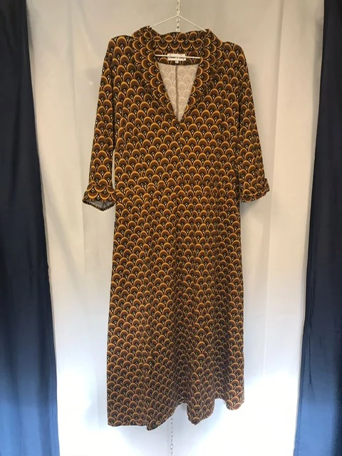 Secondhand: MONA - 20s logo brown - L