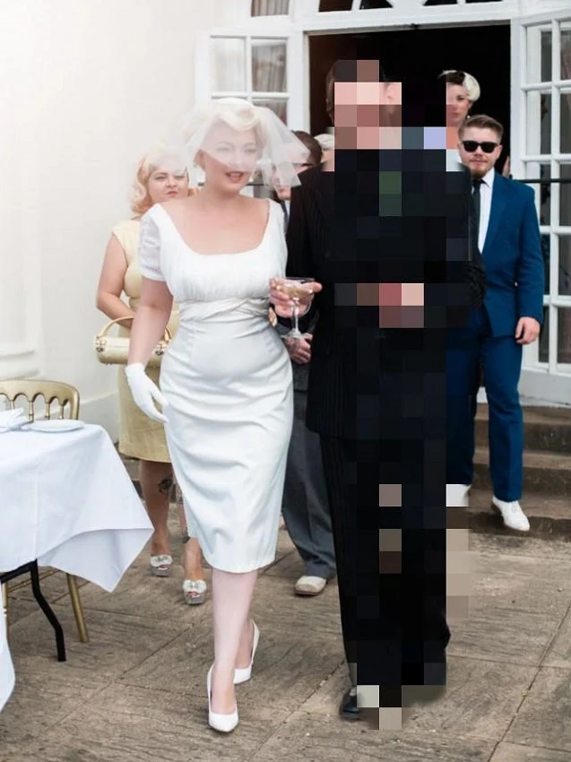 Marilyn Monroe Bröllopsklänning Vintage Kort Slida Bröllopsklänning 20110229
