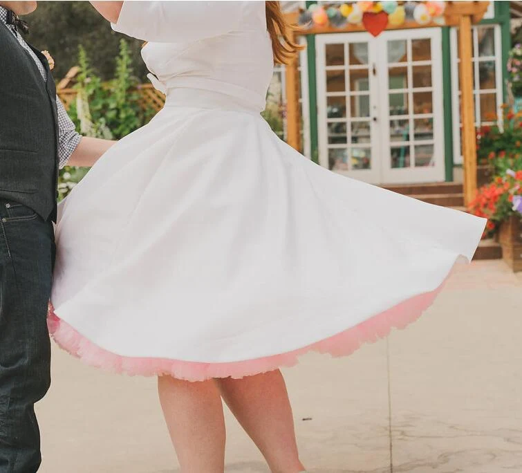 Rockabilly Plus Size Långärmad te Längd Audrey Hepburn 50-tals brudklänning