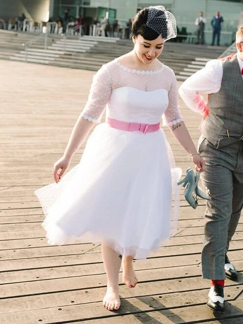 Polka Dot Bateau Neck 50-talsinspirerad telång brudklänning med 1/2 ärm