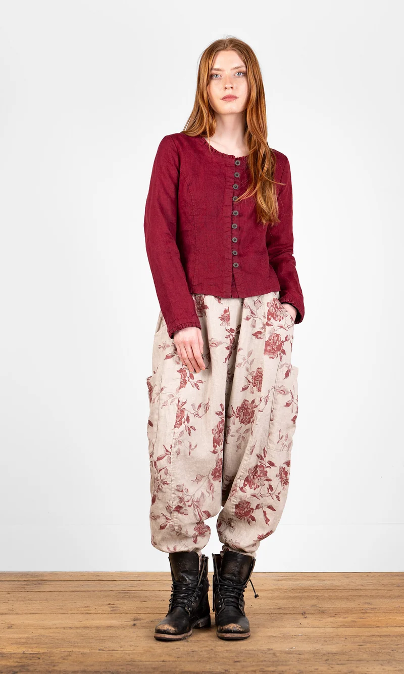 Blus med volangdetaljer, figursydd