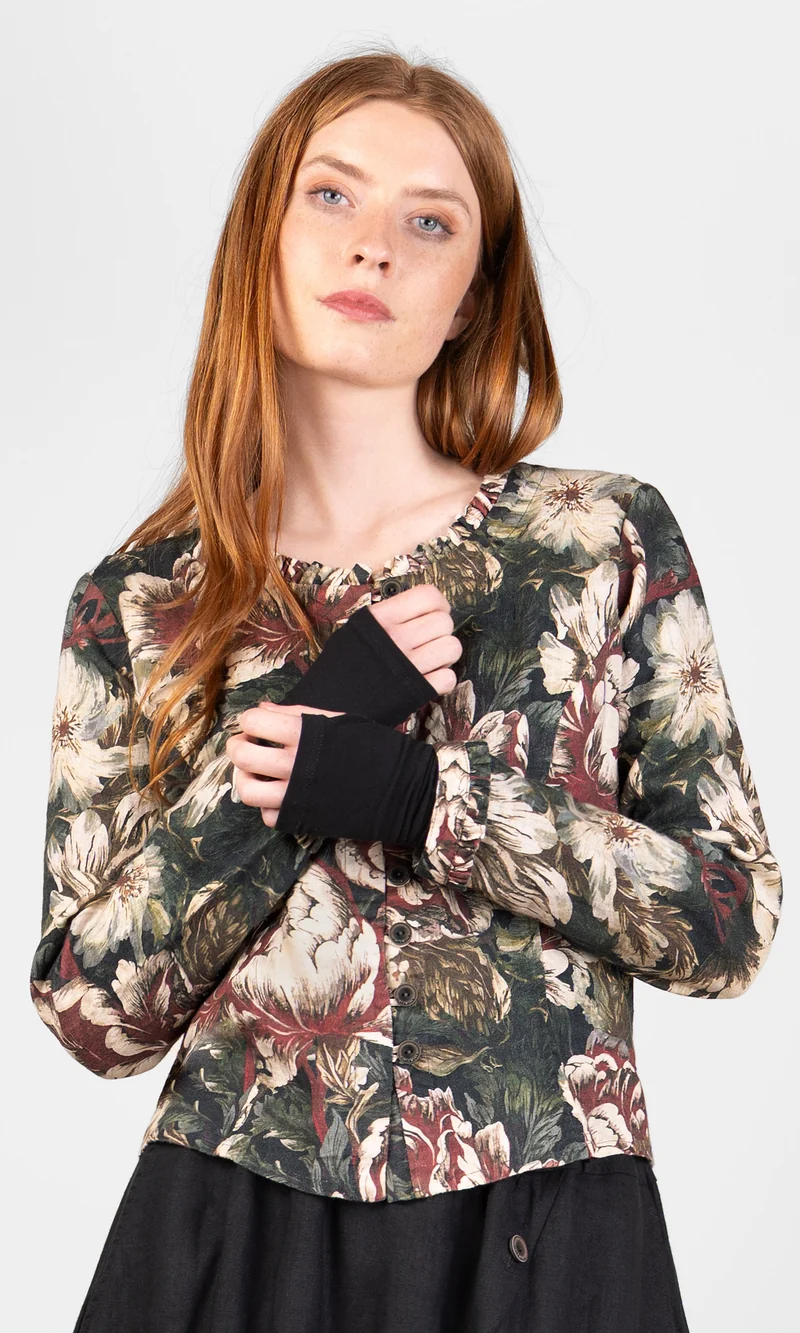 Blus med volangdetaljer, figursydd