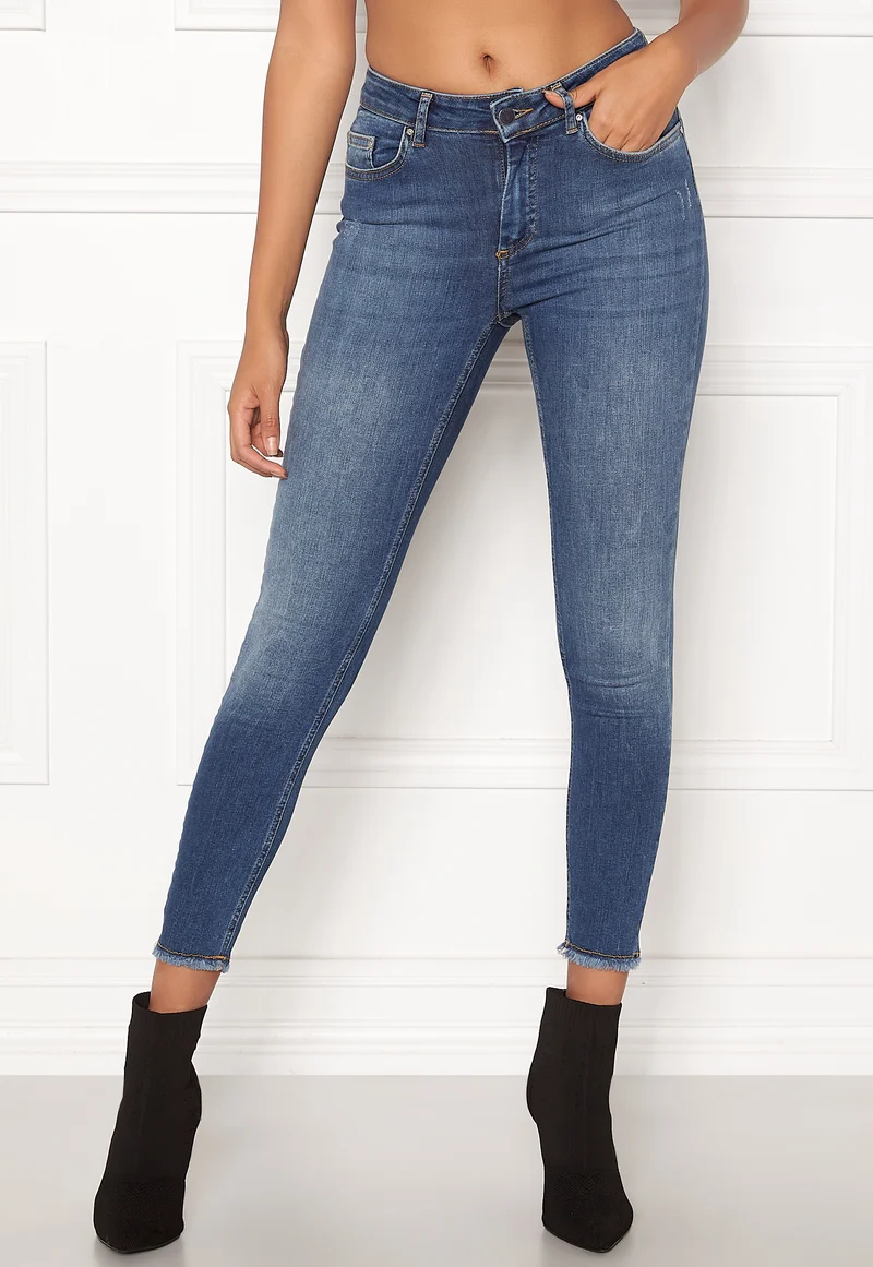 Blush Mid Ank Raw Jeans