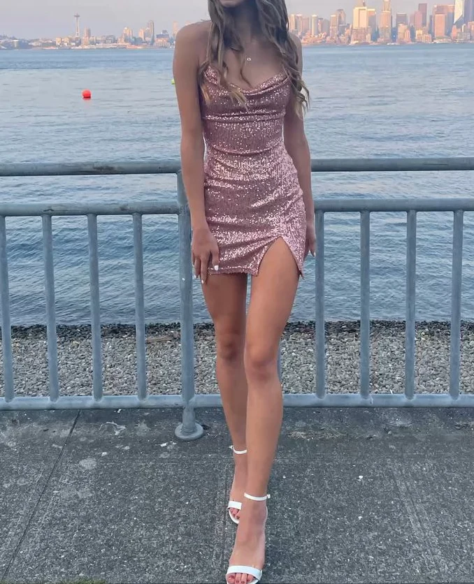 Rosa paljettklänning med spaghettiband för fest med bodycon och paljetter för homecoming