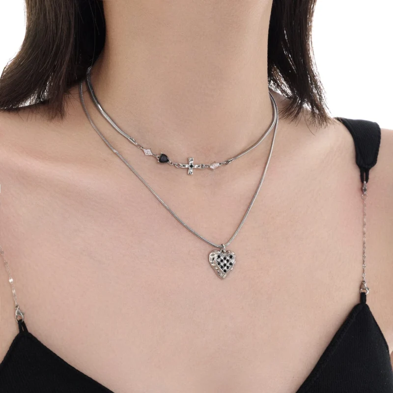 Kvinnors Punk Heart Halsband i flera lager