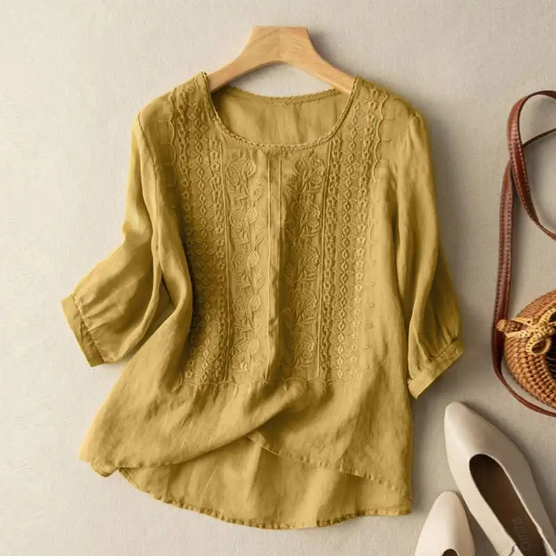 Aurora | Broderad avslappnad blus