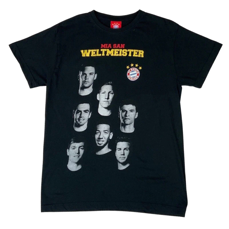 Official Bayern Munich FC ‘Mia San Weltmeister’ Bundesliga Graphic T-Shirt Small