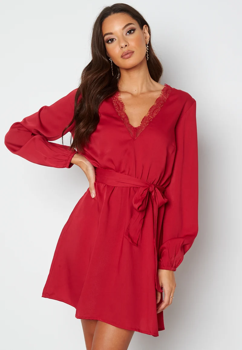 Vallie lace dress
