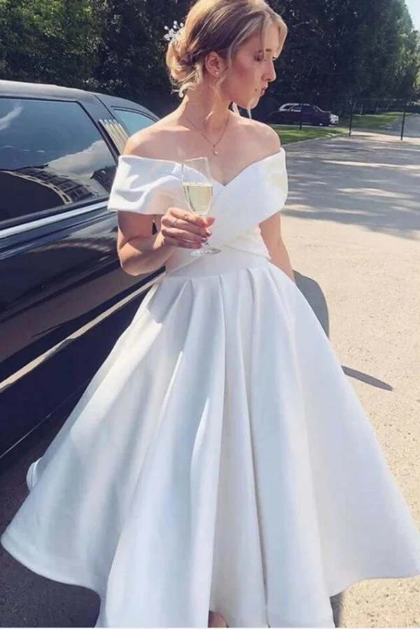 Elegant Hjärtformad Rygglös Prinsessbrudklänning med Applikationsspets och Tyll