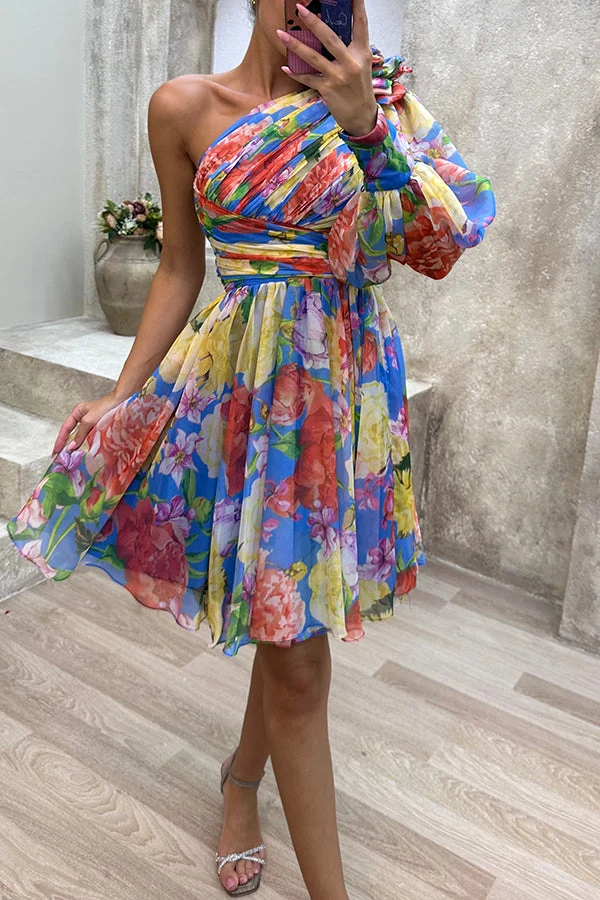 Ylona - Plisserad Miniklänning med Blomstertryck och Enkel Ärm