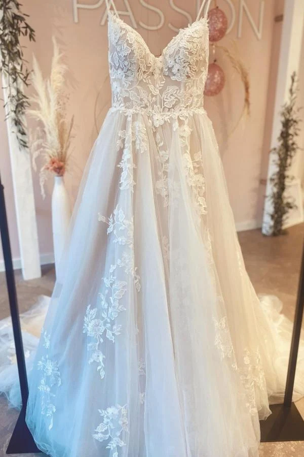 Elegant A-linjeformad V-ringad rygglös tyllbrudklänning för kvinnor