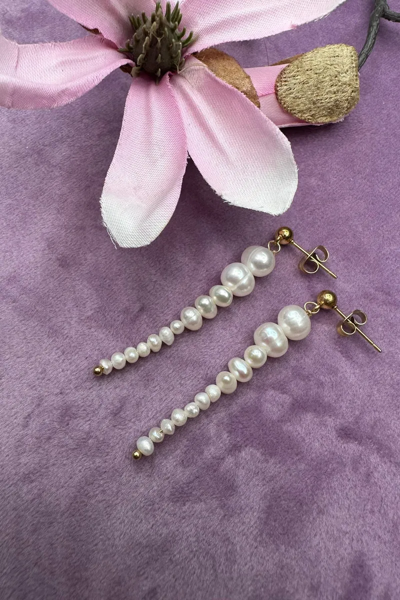 Mellow Moon - One Pearl Long Earring - Forgyldt