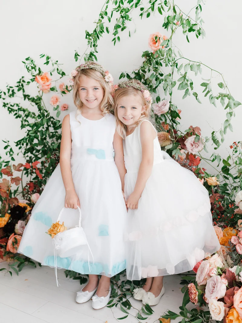 Flower Girl Petal Satin Bodice Dubbel Tyll Layer Klänning från TIPTOP KIDS - AS5251