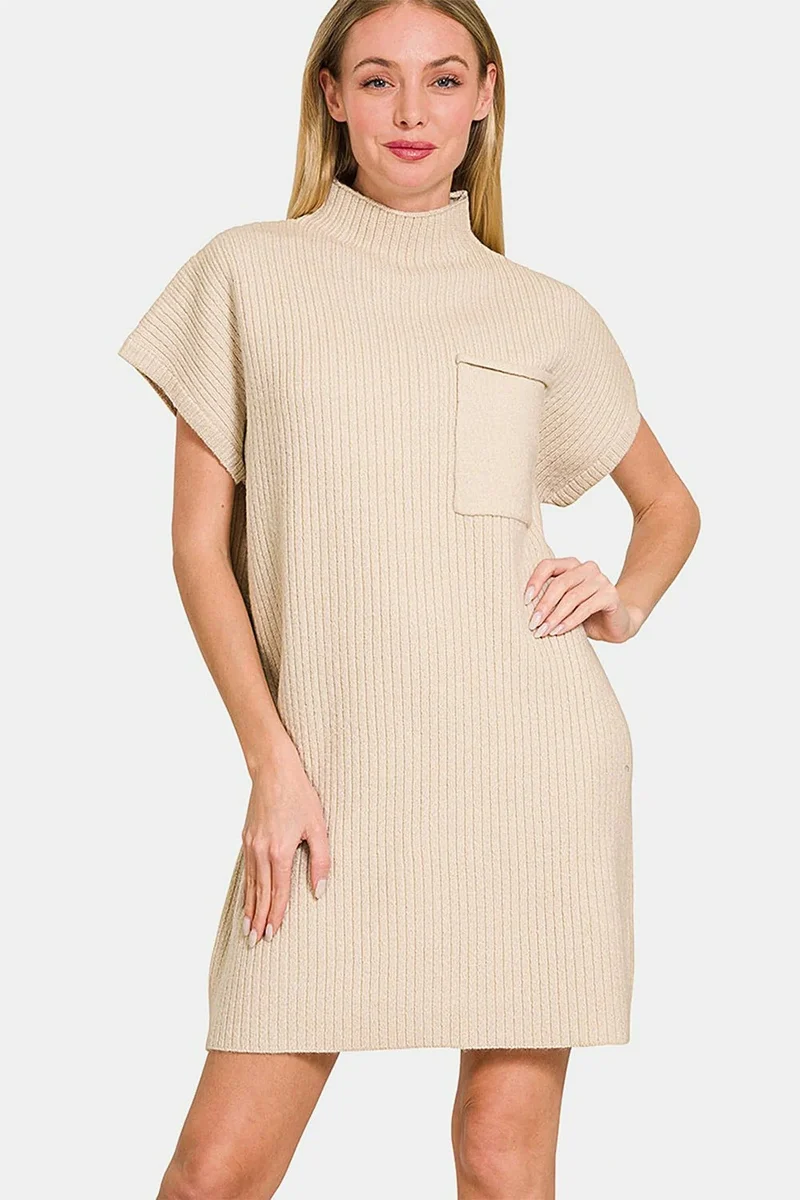 Snygg ribbad kortärmad tröjklänning med stretchig stickad minisilhuett