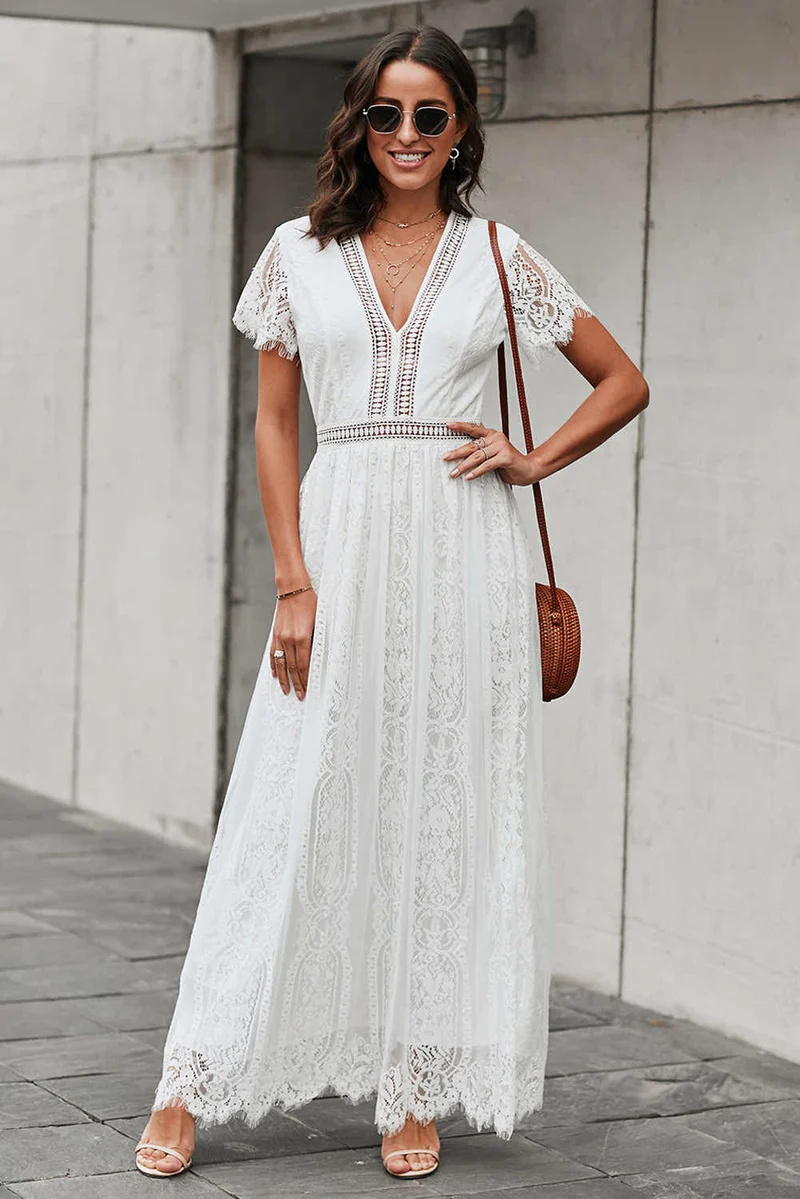 Scalloped Trim Spets Plunge Dress