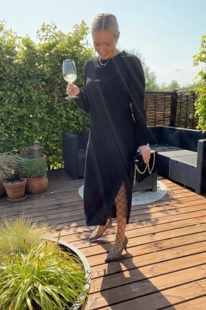 Neo Noir - Vogue Dress Eksklusiv hos Molly&My - Black