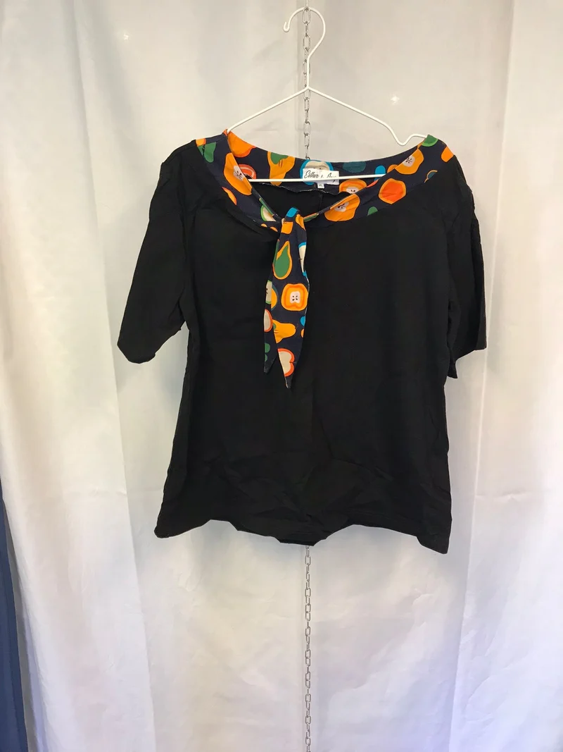 Secondhand: Sanna - Svart med morepie blue orange - XL
