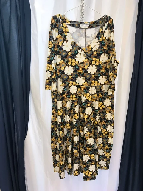 Secondhand: Stina - Majblomma brown - XXL