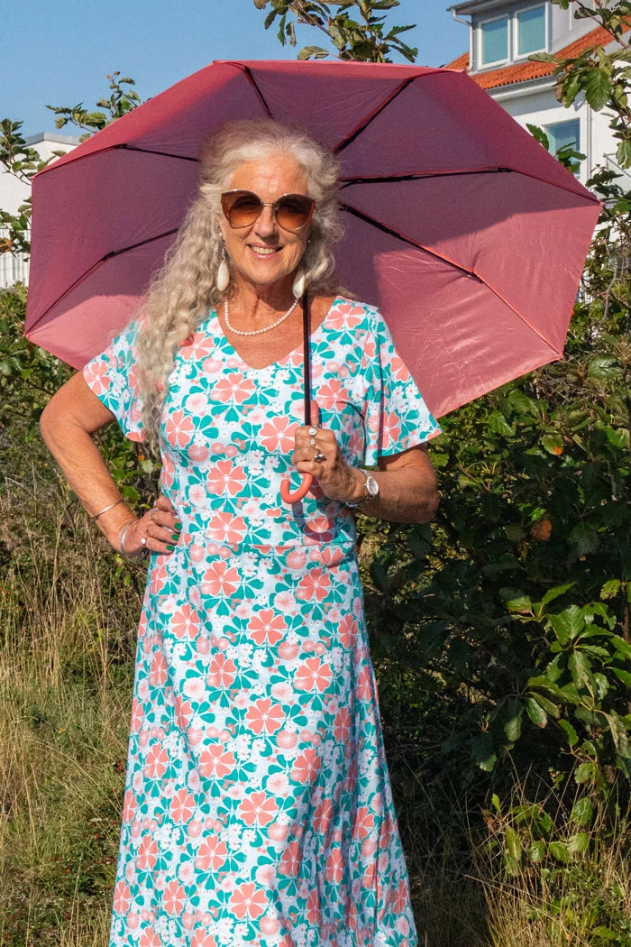 Klänning Kerstin - Majblomma light blue pink