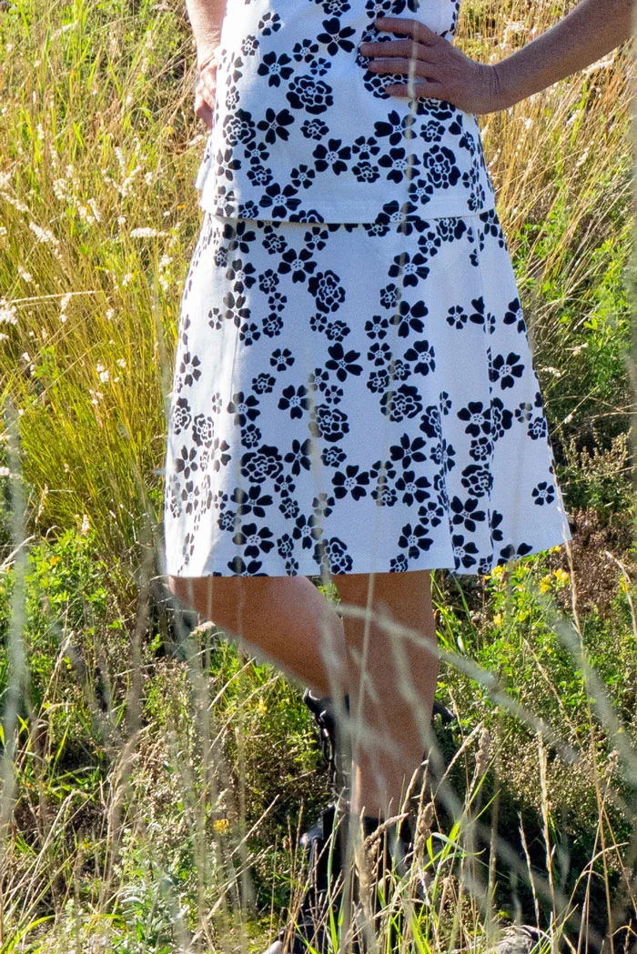 Kjolen Belle - Japan flowers black