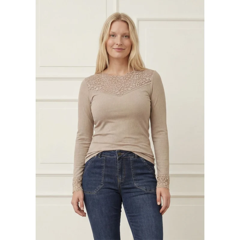Dee Lace Blouse