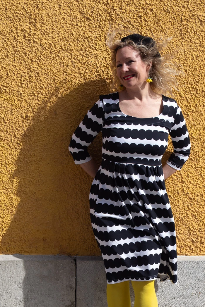 Klänning Gerda - Oval black
