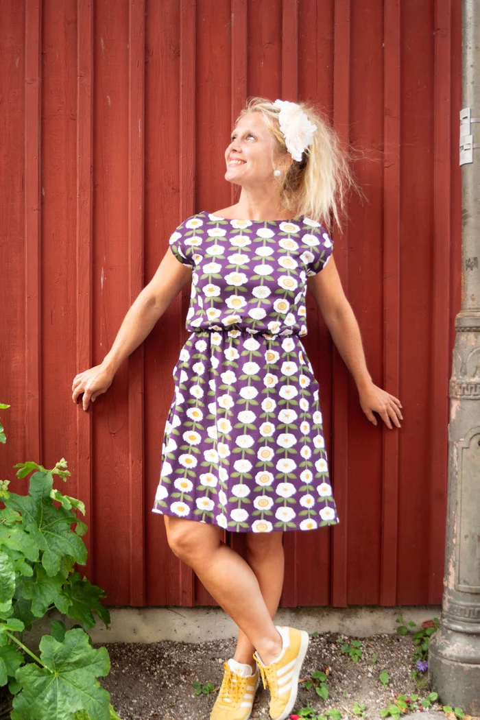 Klänning Kim - SpringFlower dark purple