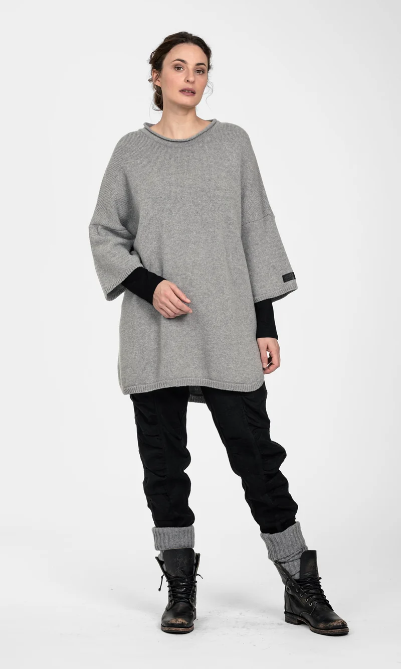 Lång stickad tröja i ull, oversize
