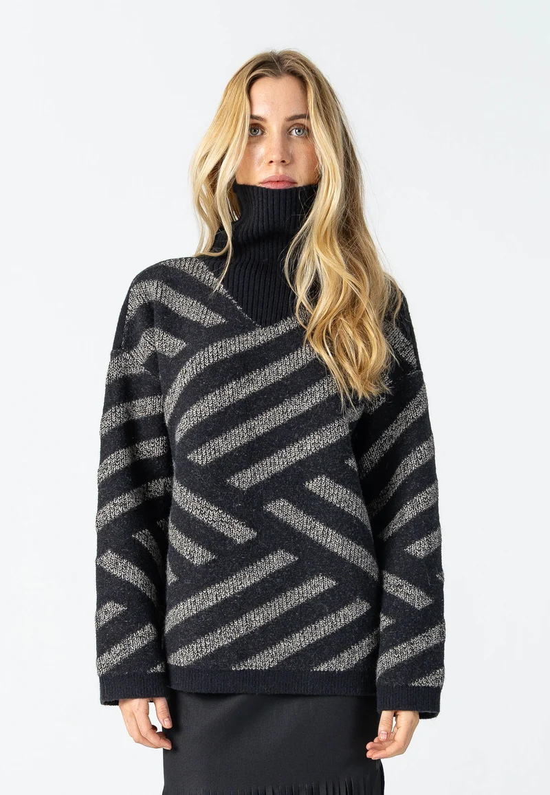 Stickad med randigt mönster - Black/sand stripe