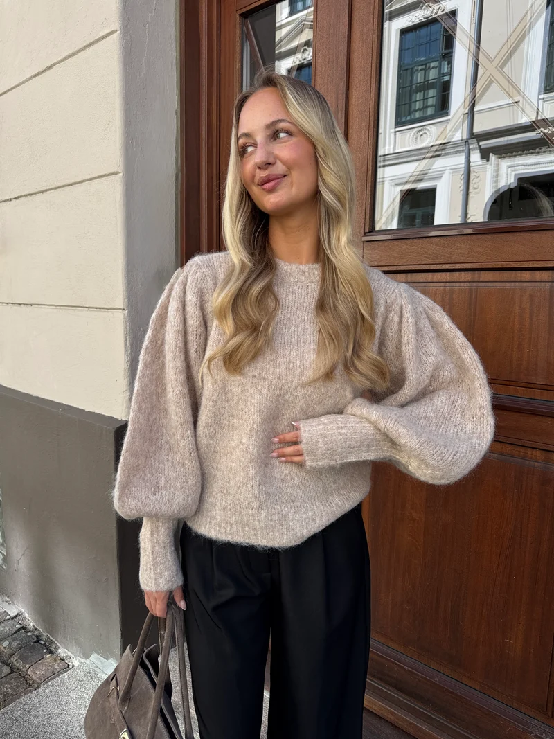 Julia striktrøje lysebrun