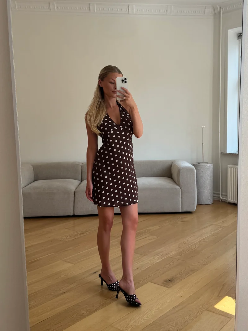 Olivia kjole mørkebrun