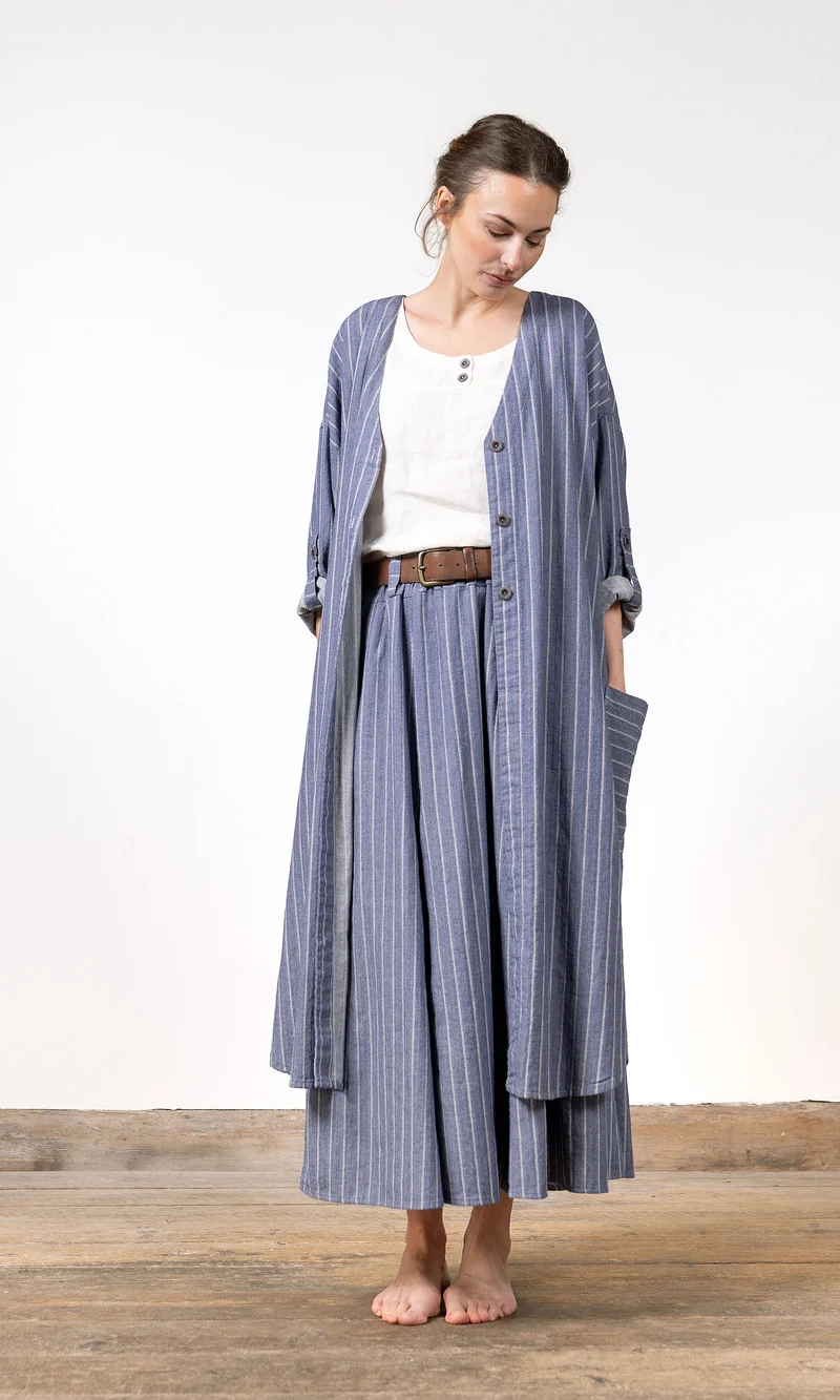 Randig kaftan i blått bomulls-/linnetyg